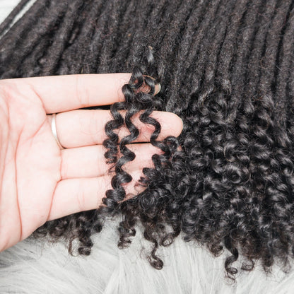 Locksify Afro Élégance Curly Ends 0.4mm – 20 à 30cm – Lot de 10 extensions